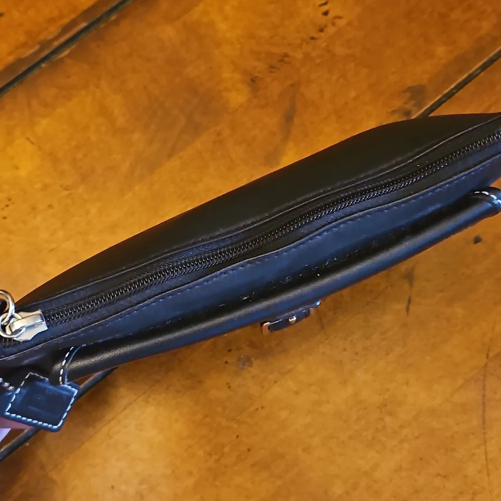 COACH | BLACK LEATHER WRISTLET